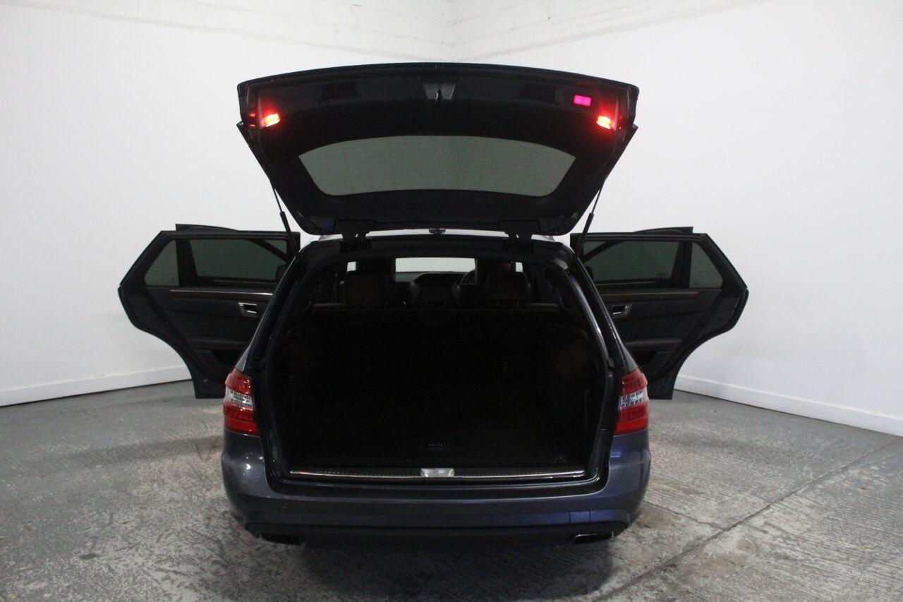 Mercedes-Benz E-Class view 23
