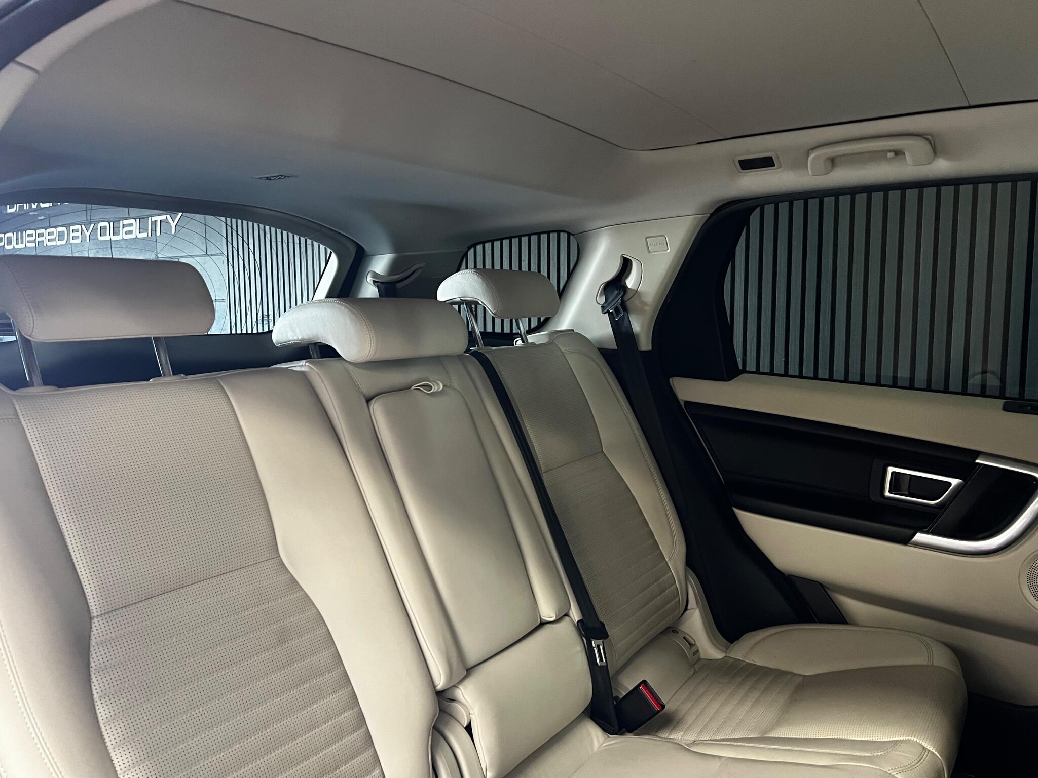 Land Rover Discovery Sport view 12