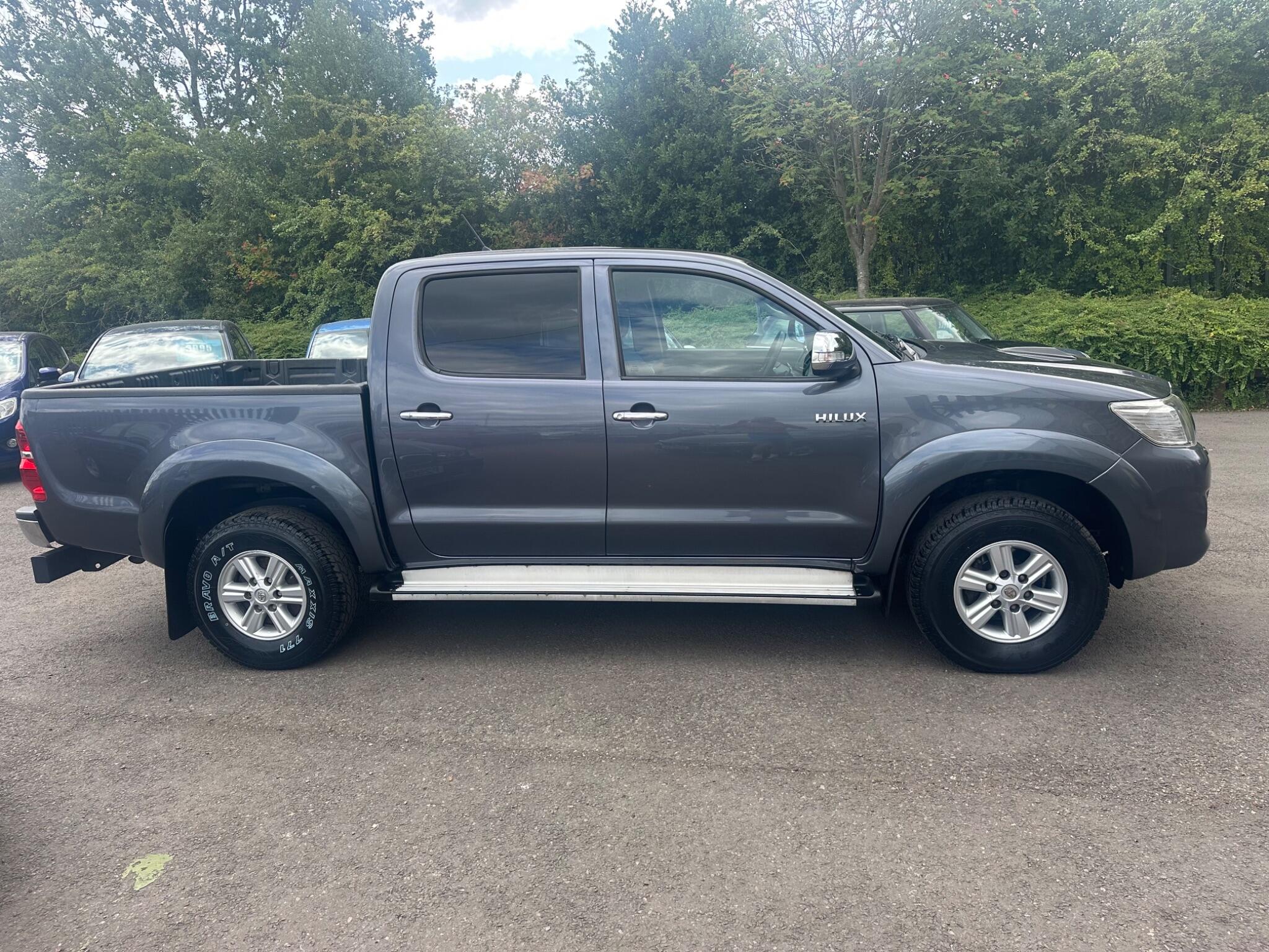 Toyota Hilux view 11