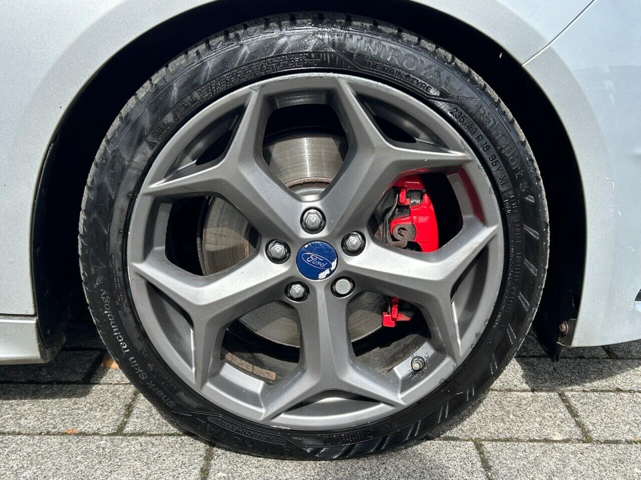 Ford Focus view 45