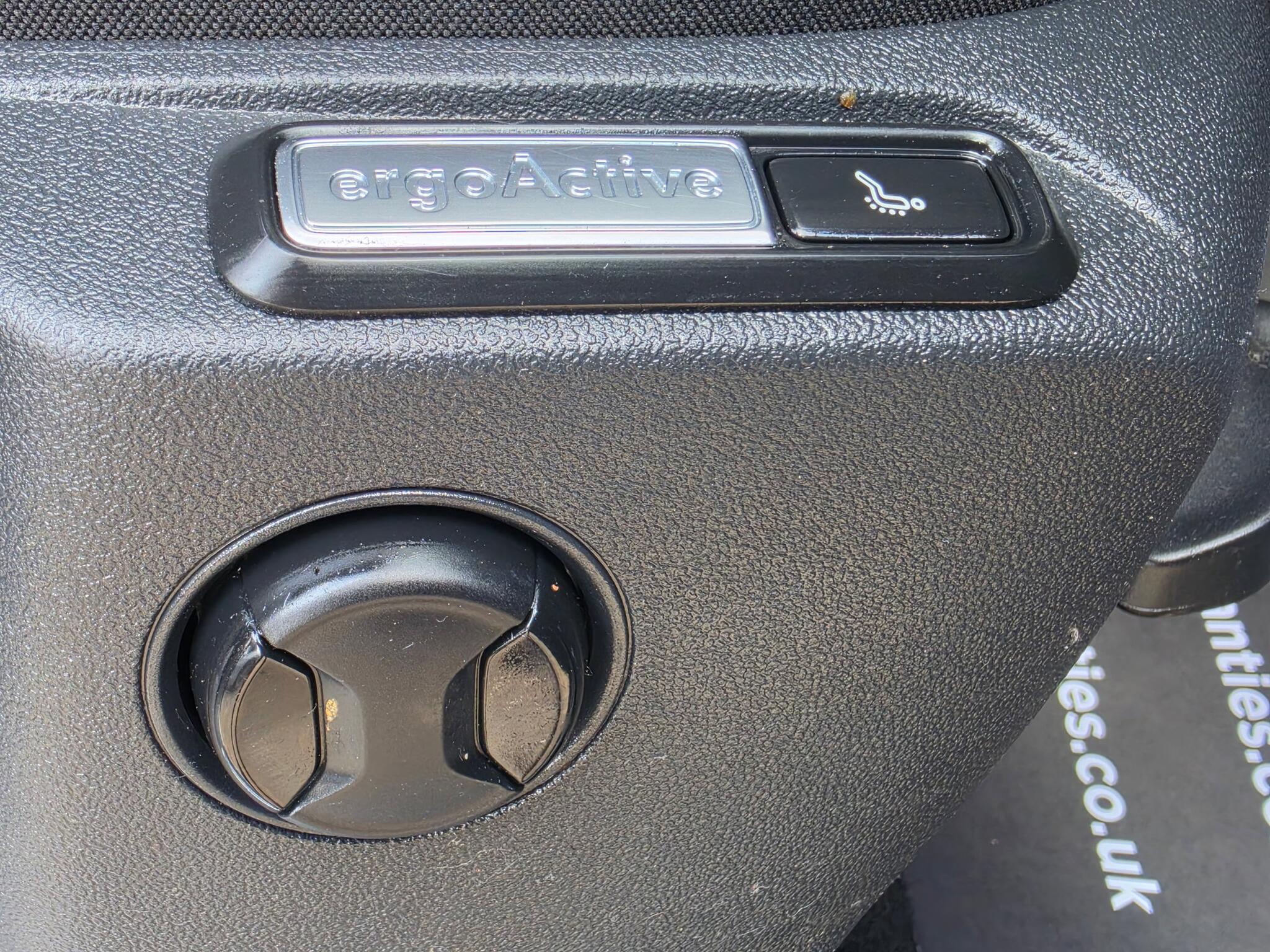 Volkswagen Tiguan view 36