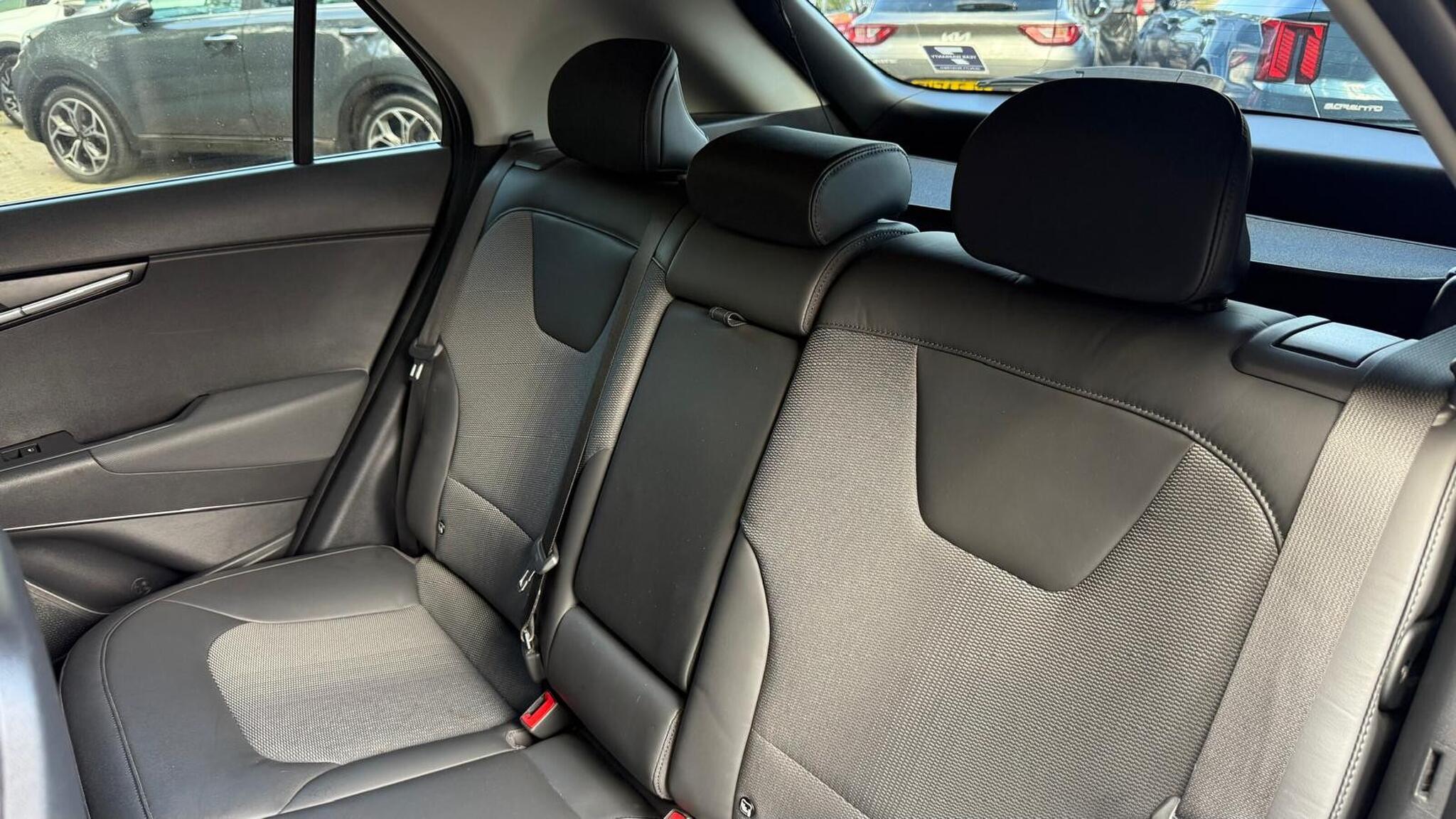Kia Niro view 29