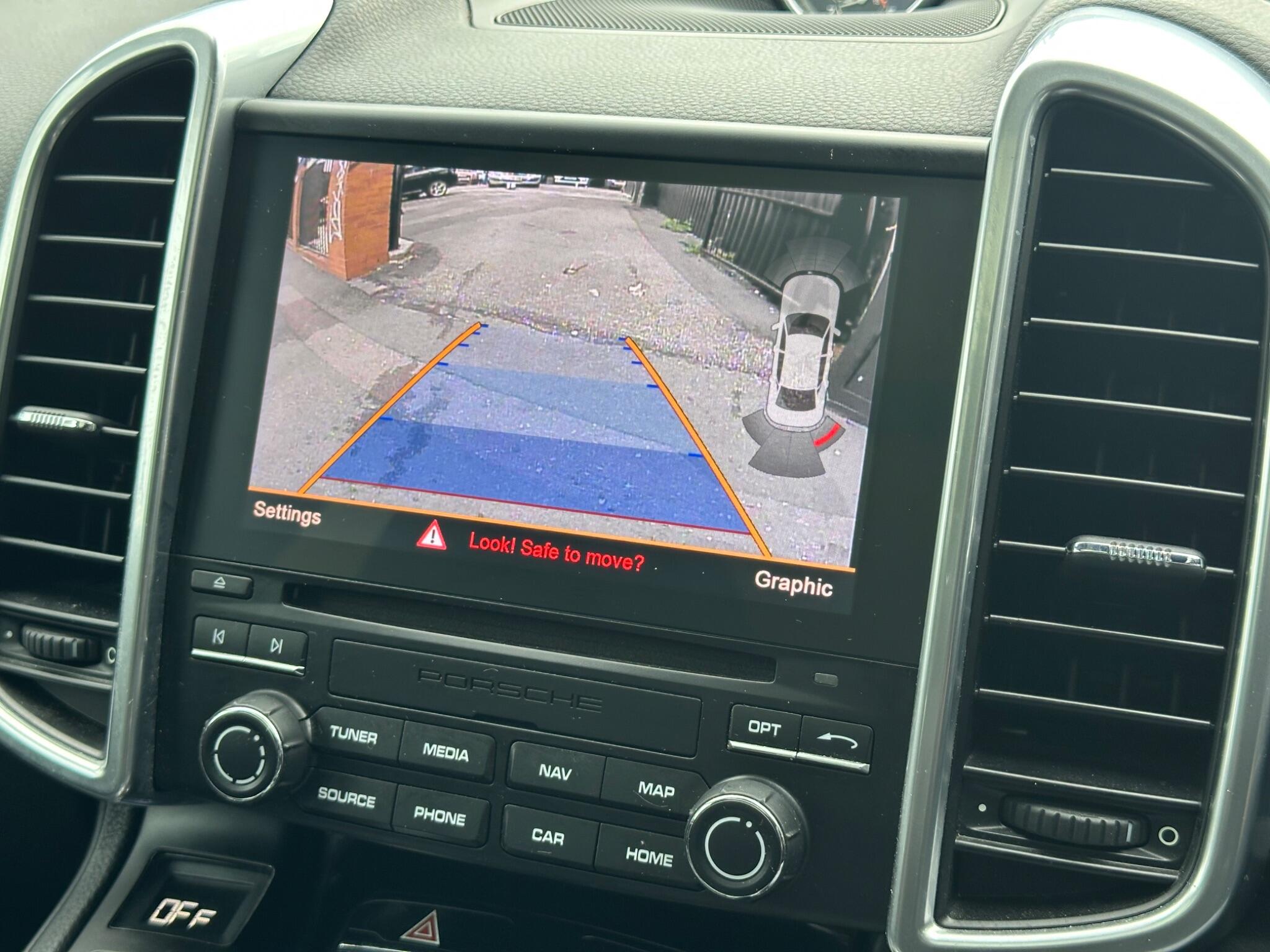 Porsche Cayenne view 35
