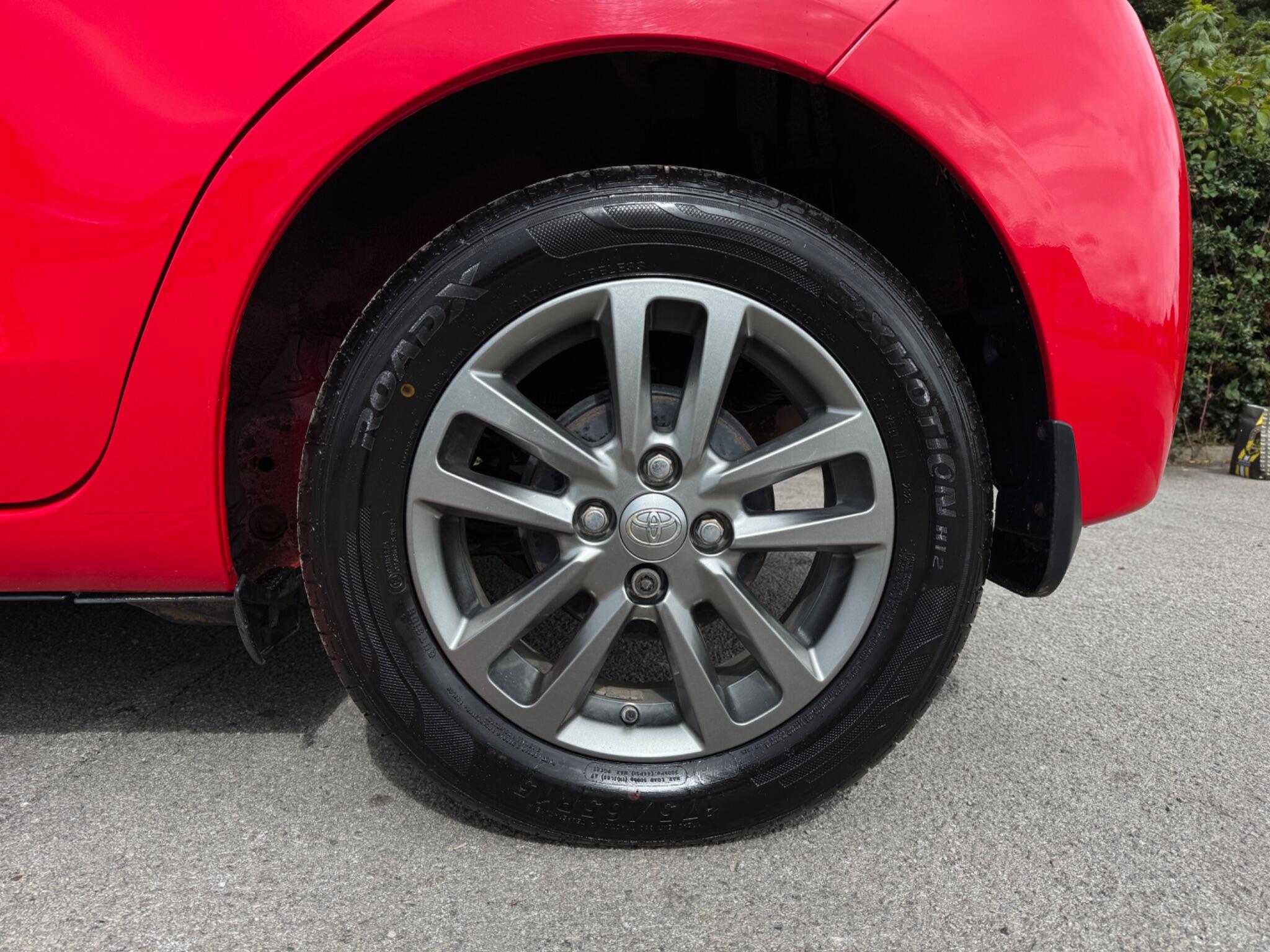 Toyota Yaris view 12