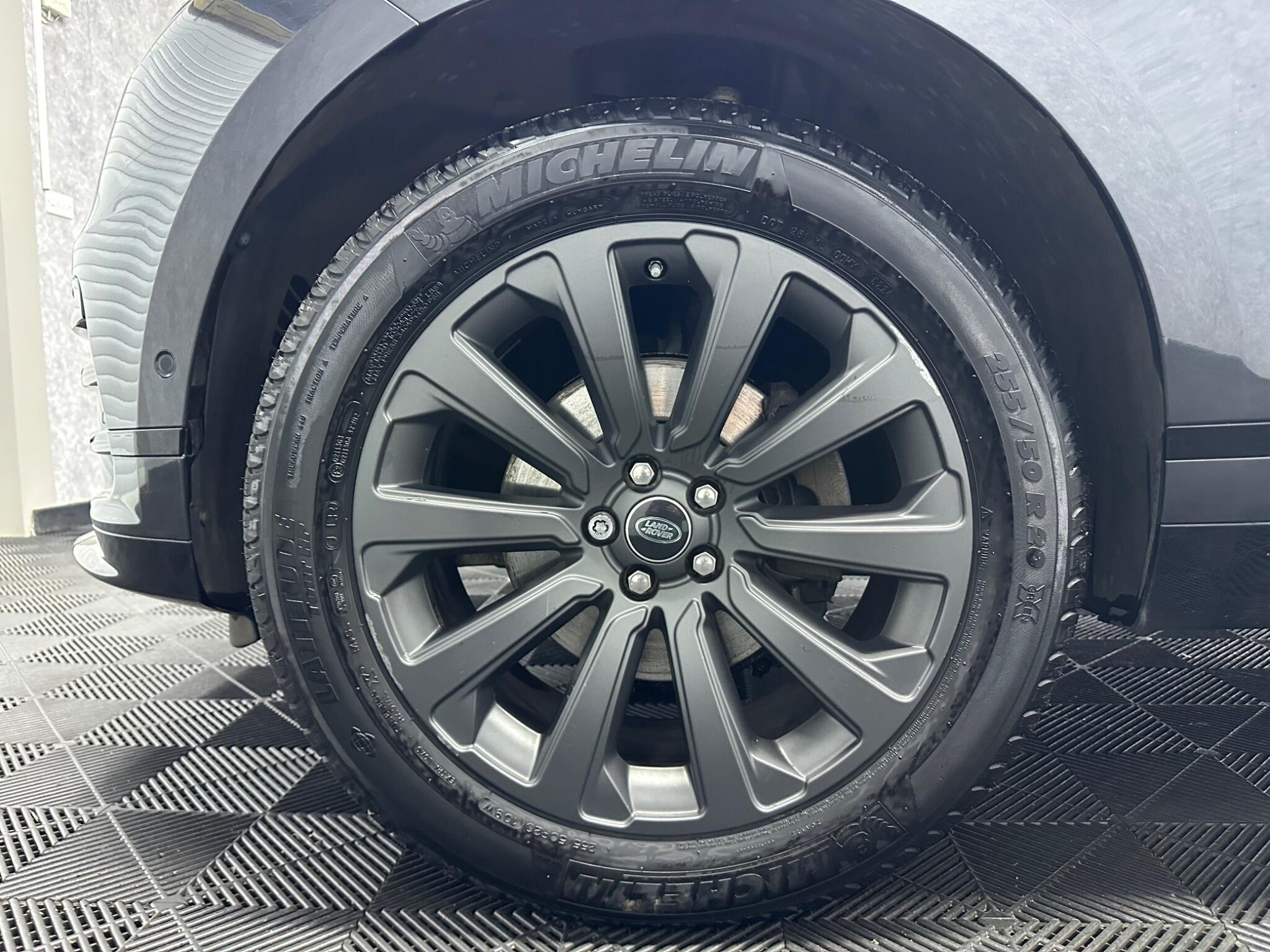 Land Rover Range Rover Velar view 35