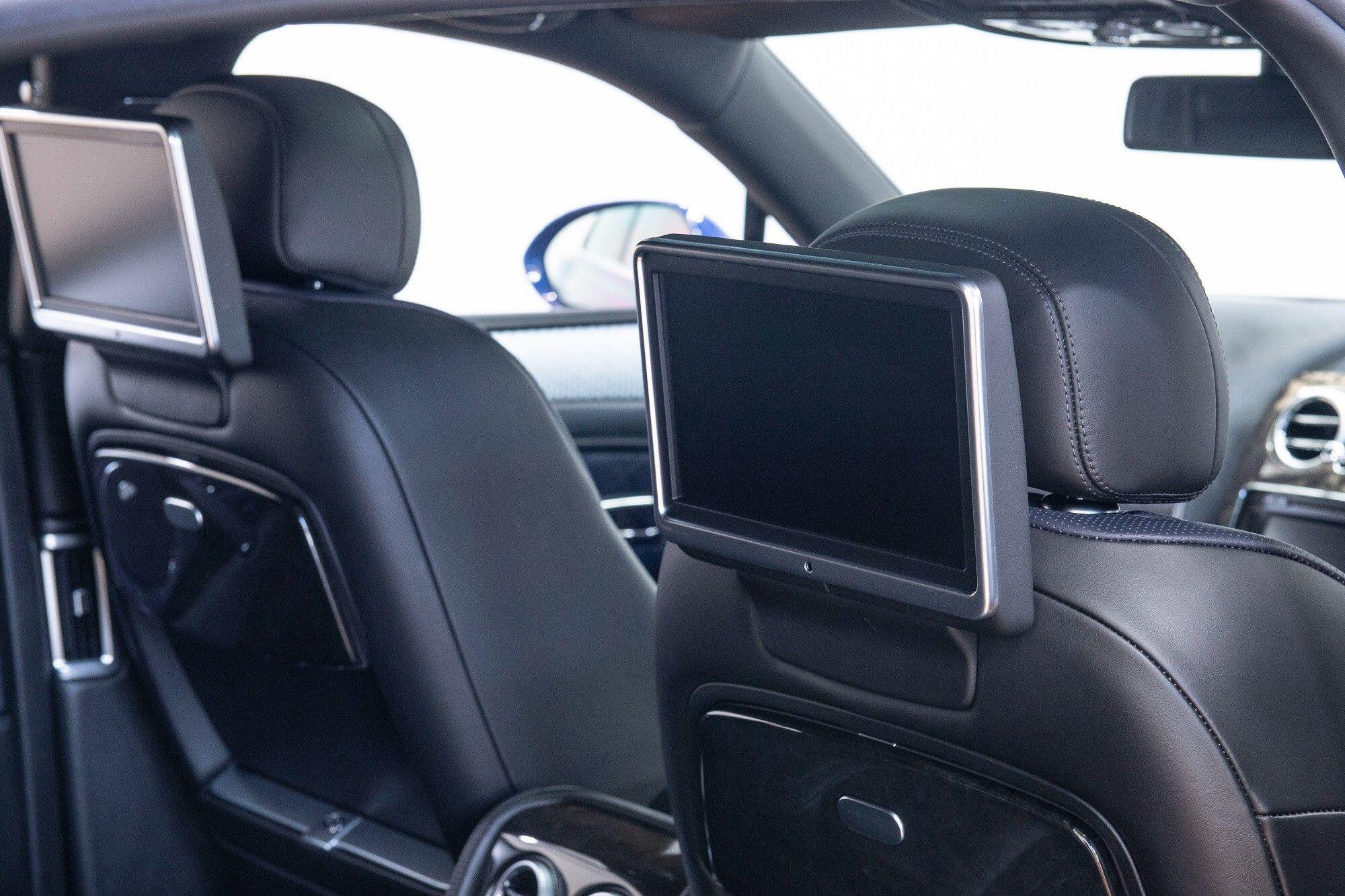 Bentley Flying Spur view 37