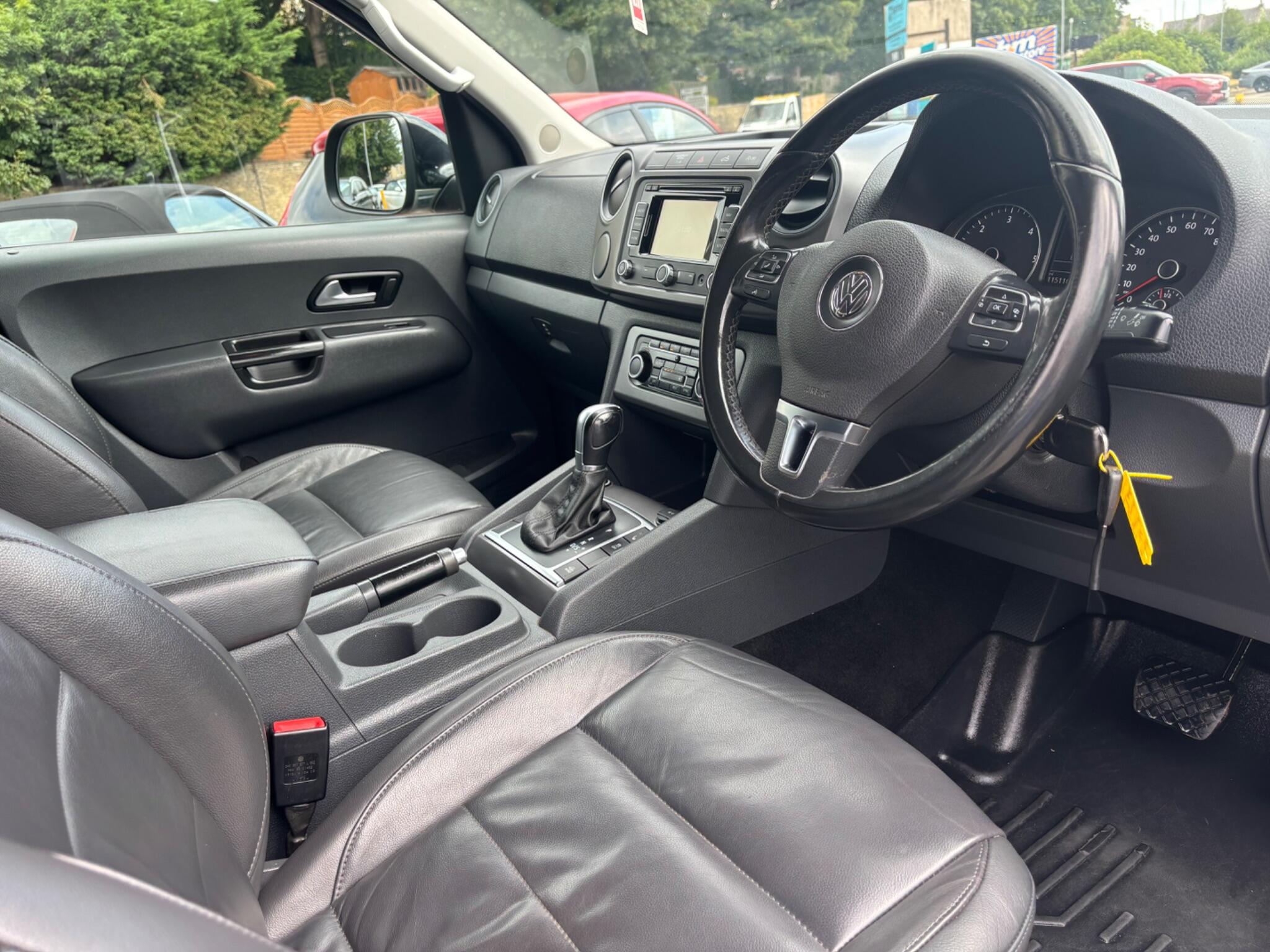 Volkswagen Amarok view 13