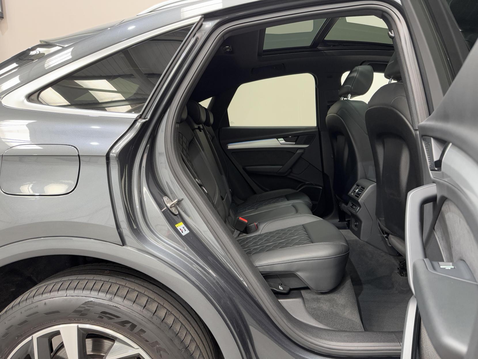 Audi Q5 view 51