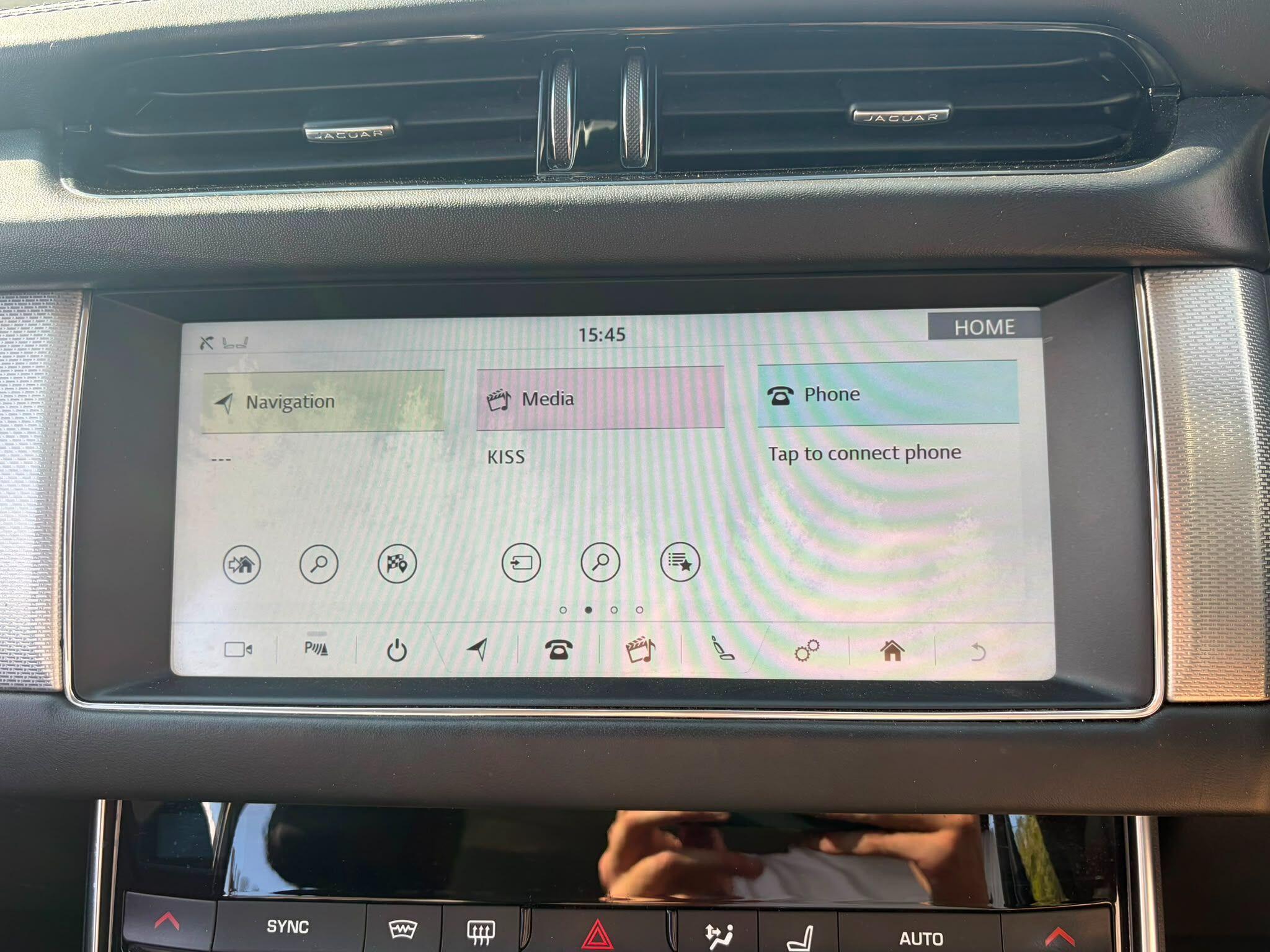 Jaguar XF view 22