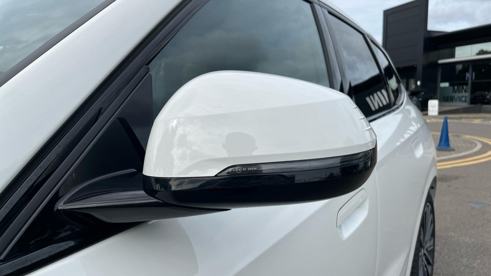 BMW iX1 view 37