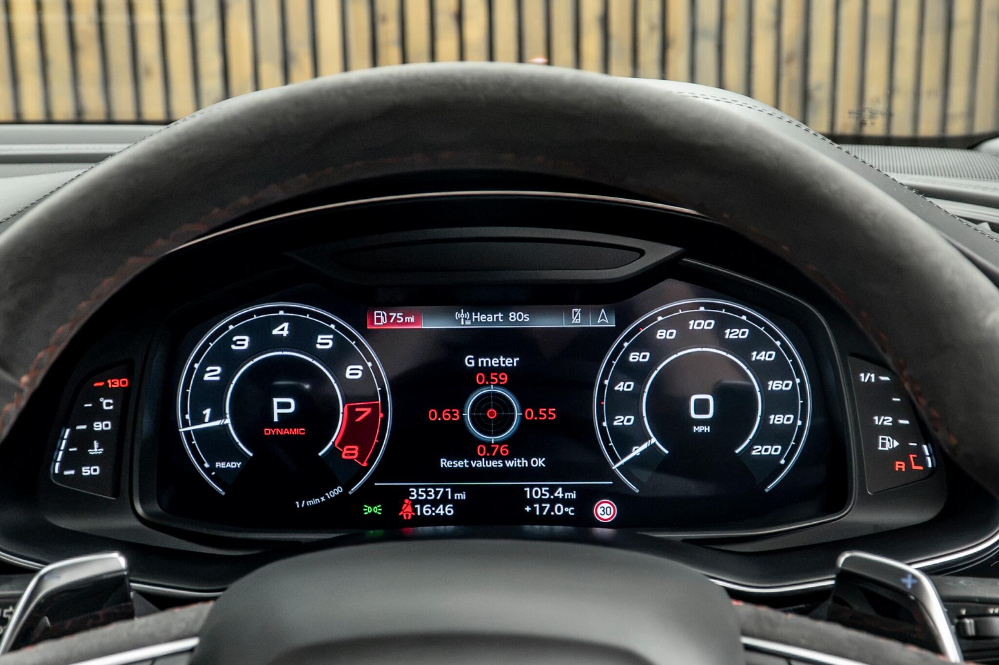 Audi RS Q8 view 35
