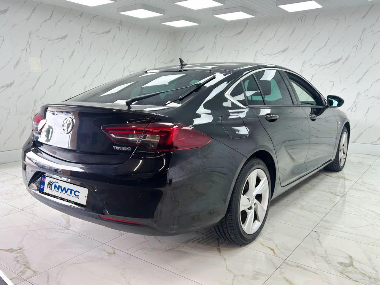 Vauxhall Insignia view 11