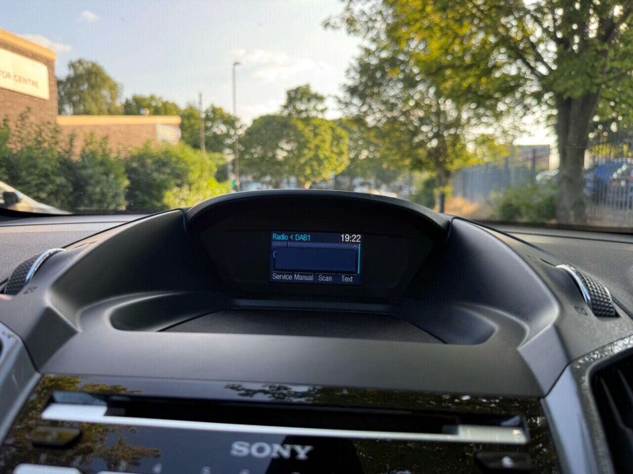 Ford C-Max view 25