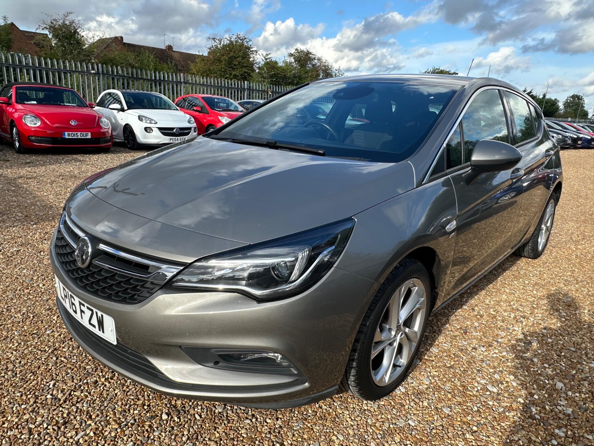 Vauxhall Astra view 3