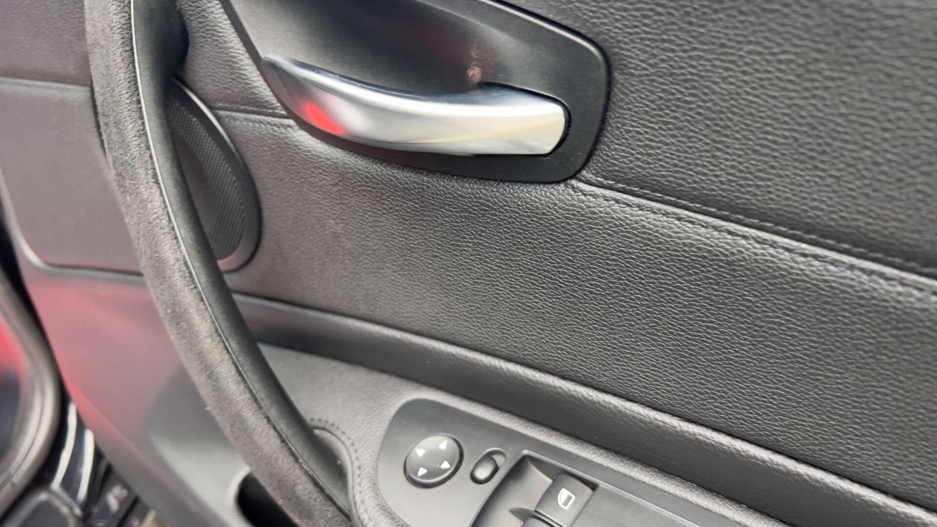 BMW 1 Series view 16