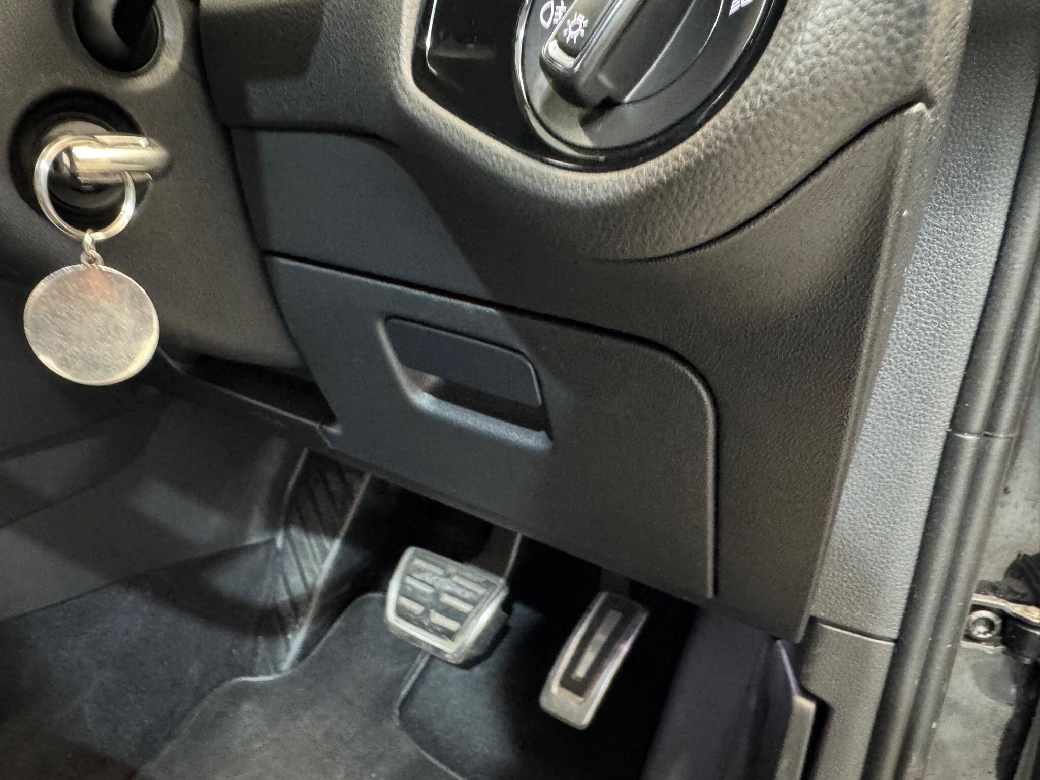 Volkswagen Golf view 21