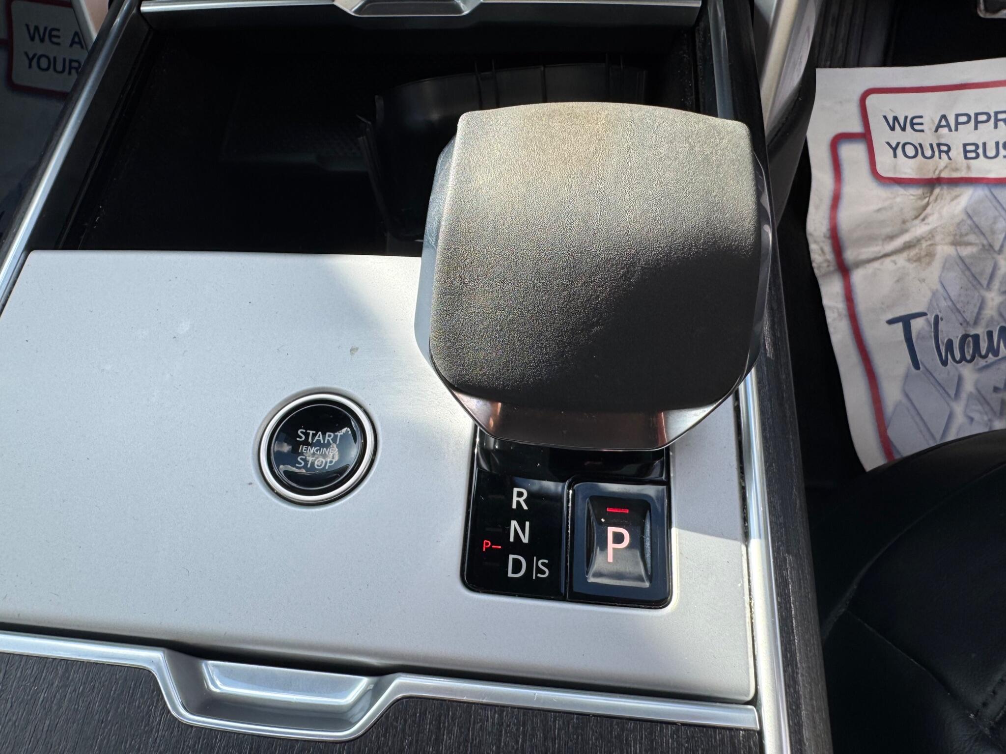 Land Rover Range Rover view 8