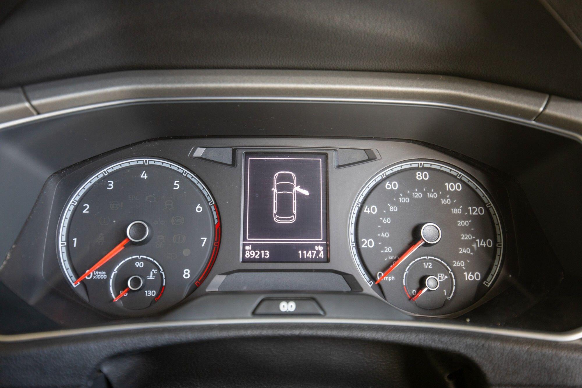 Volkswagen T-Roc view 19