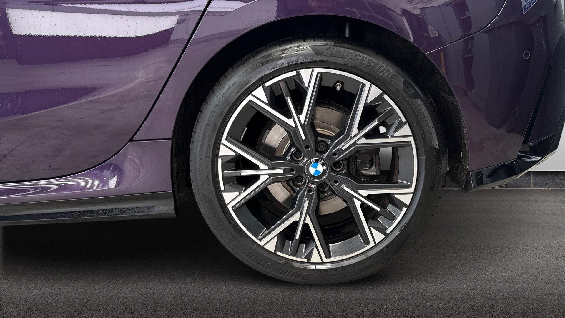 BMW 1 Series view 14