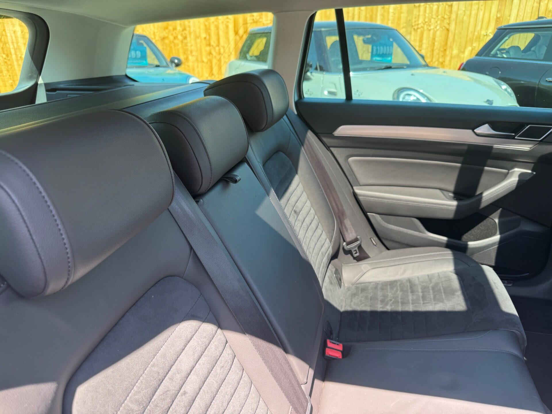 Volkswagen Passat view 58