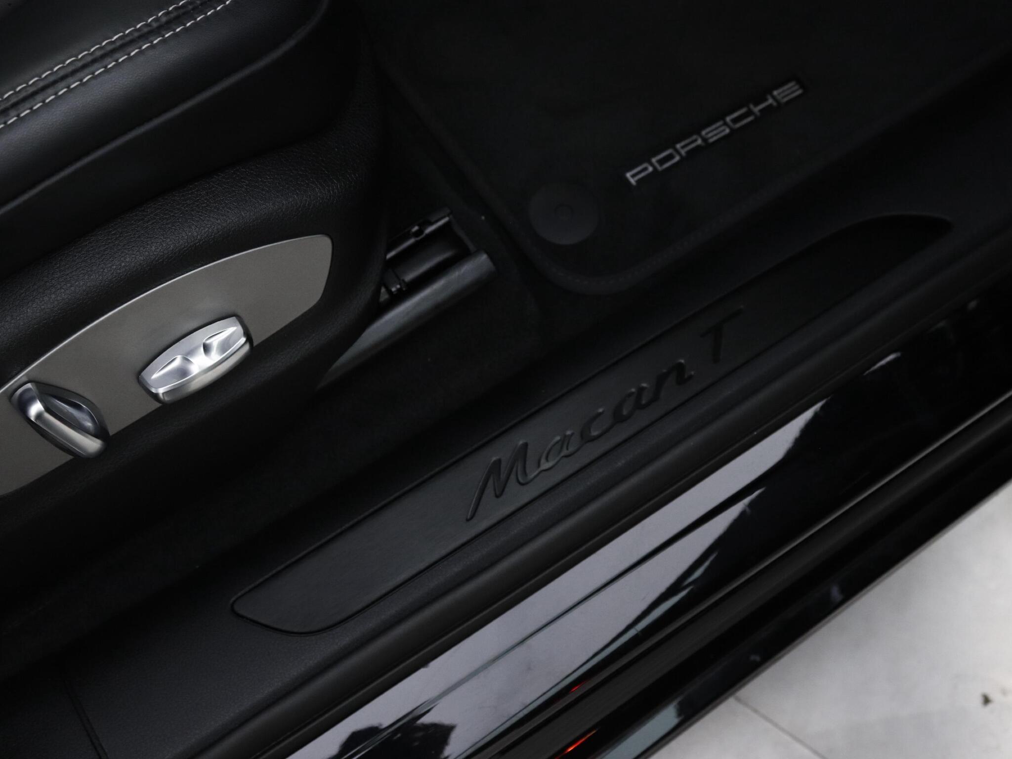Porsche Macan view 33