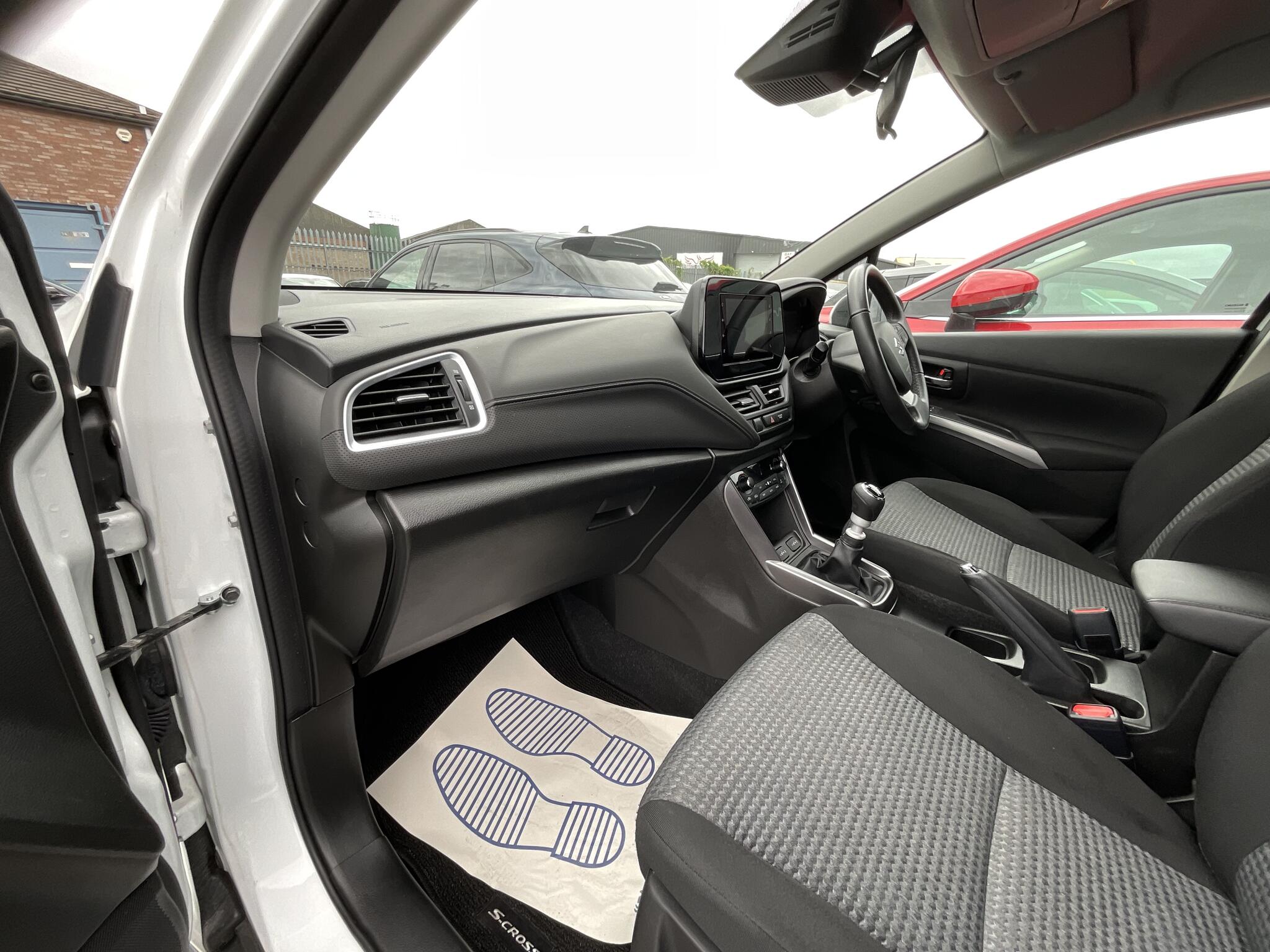 Suzuki S-Cross view 17