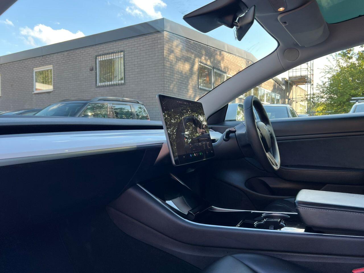 Tesla Model 3 view 18