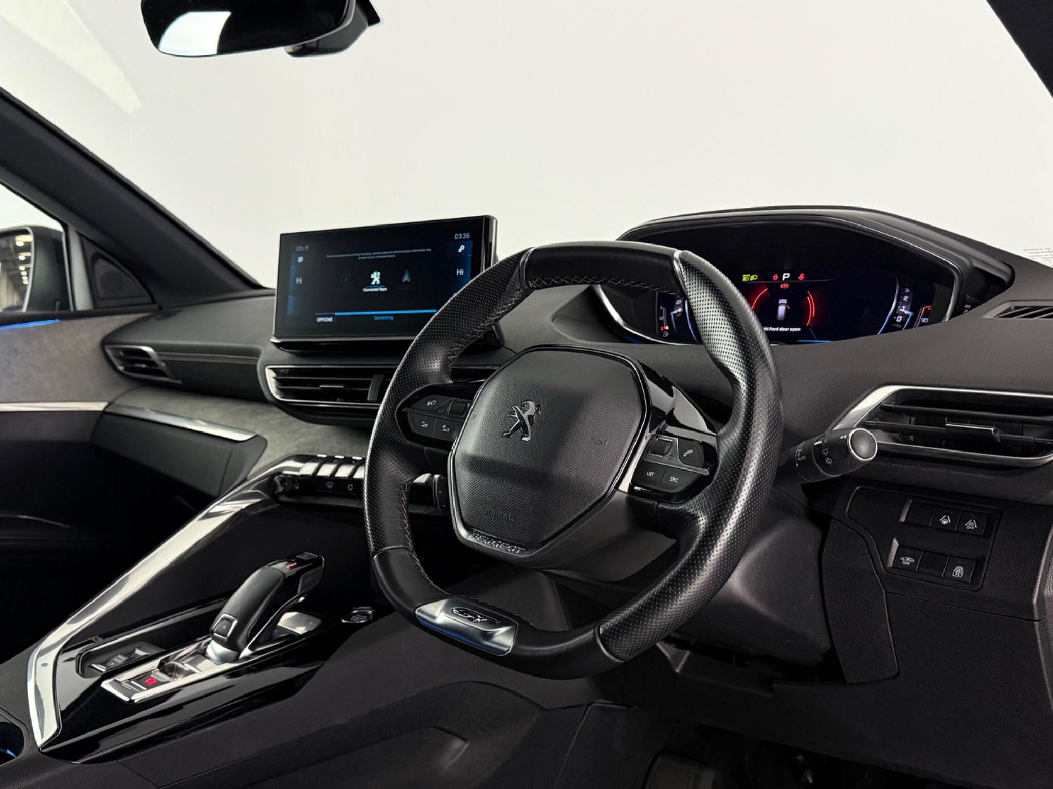 Peugeot 5008 view 3