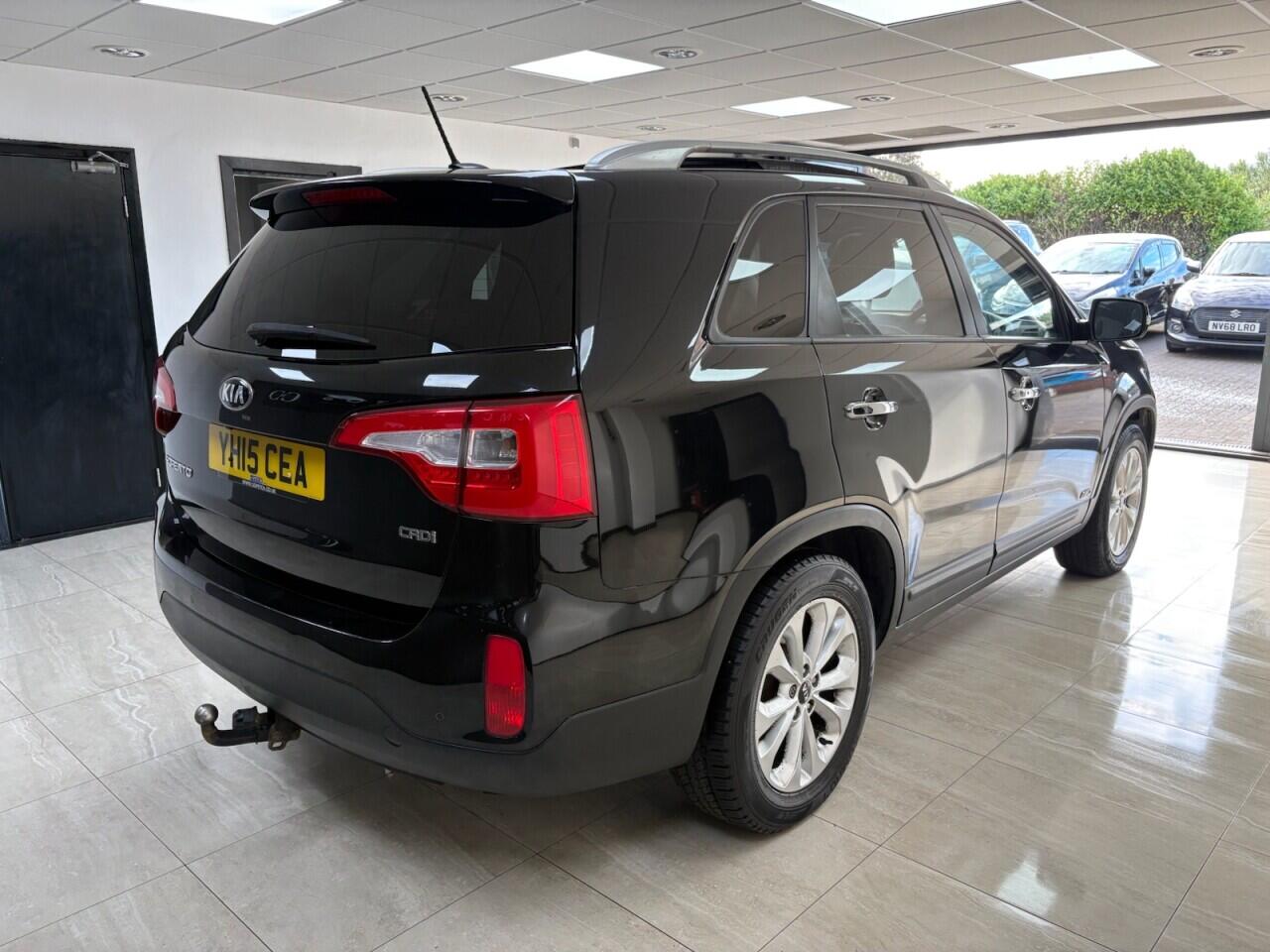 Kia Sorento view 3