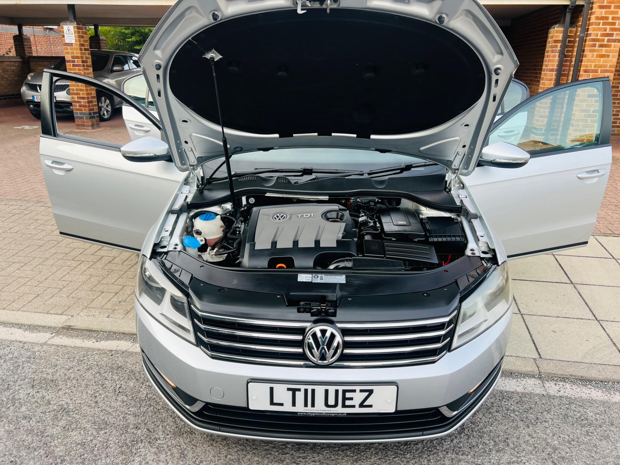 Volkswagen Passat view 65