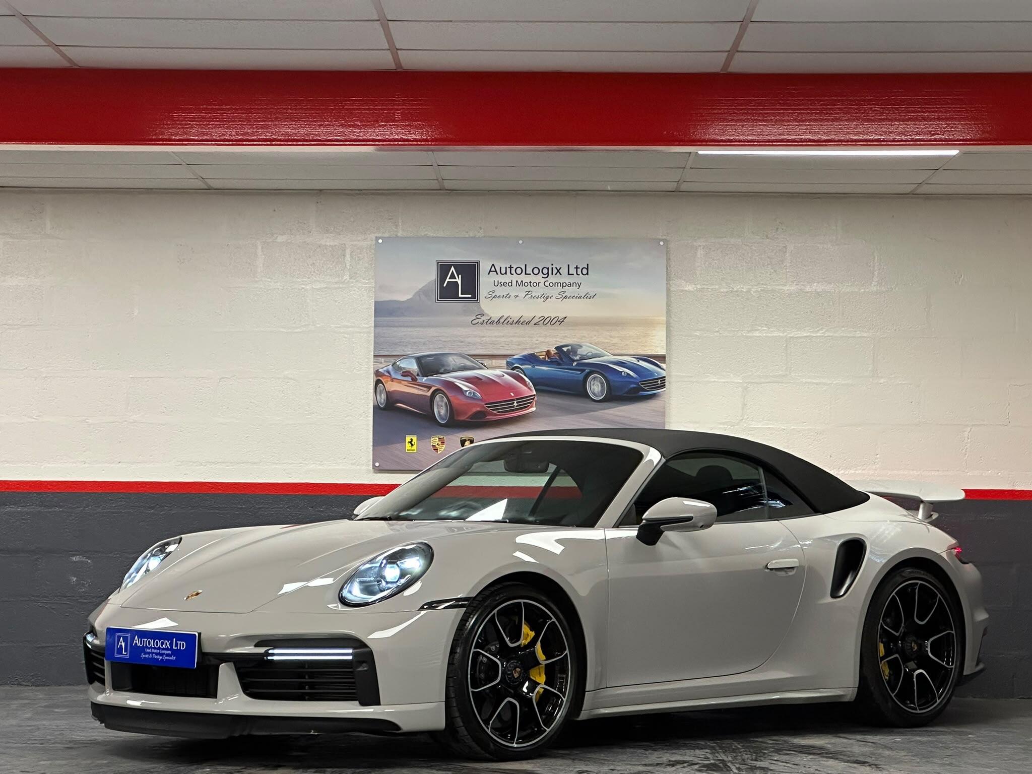 Porsche 911 view 5
