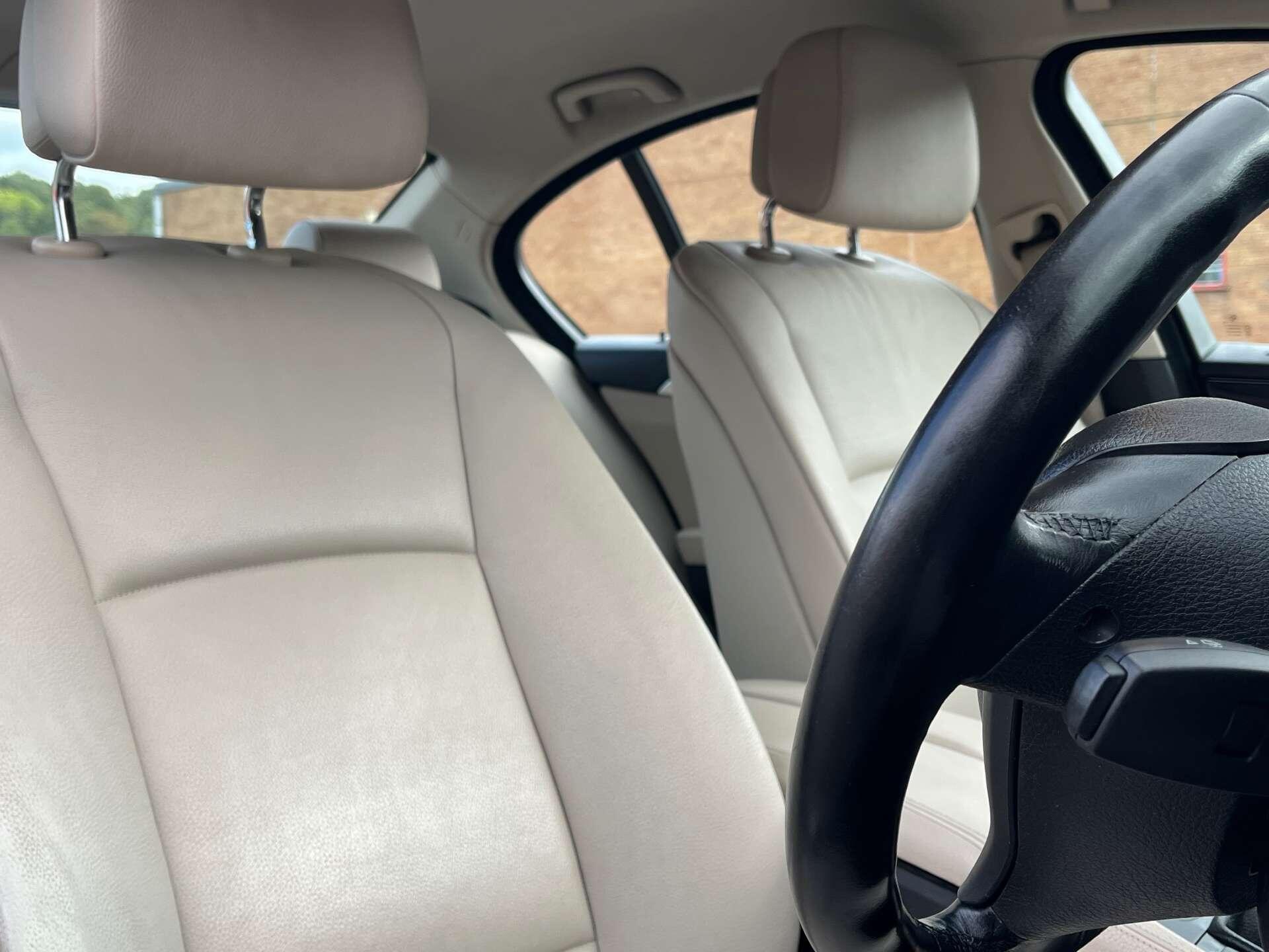 BMW 5 Series view 13