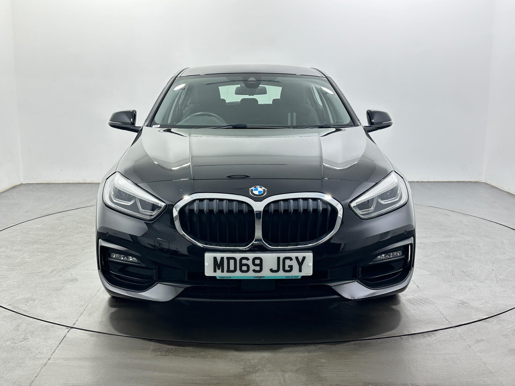 BMW 1 Series view 3