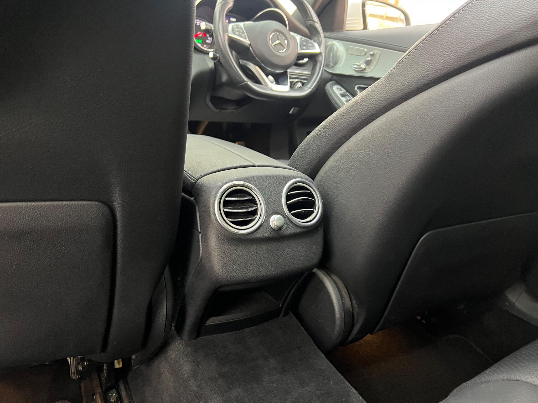 Mercedes-Benz C Class view 25