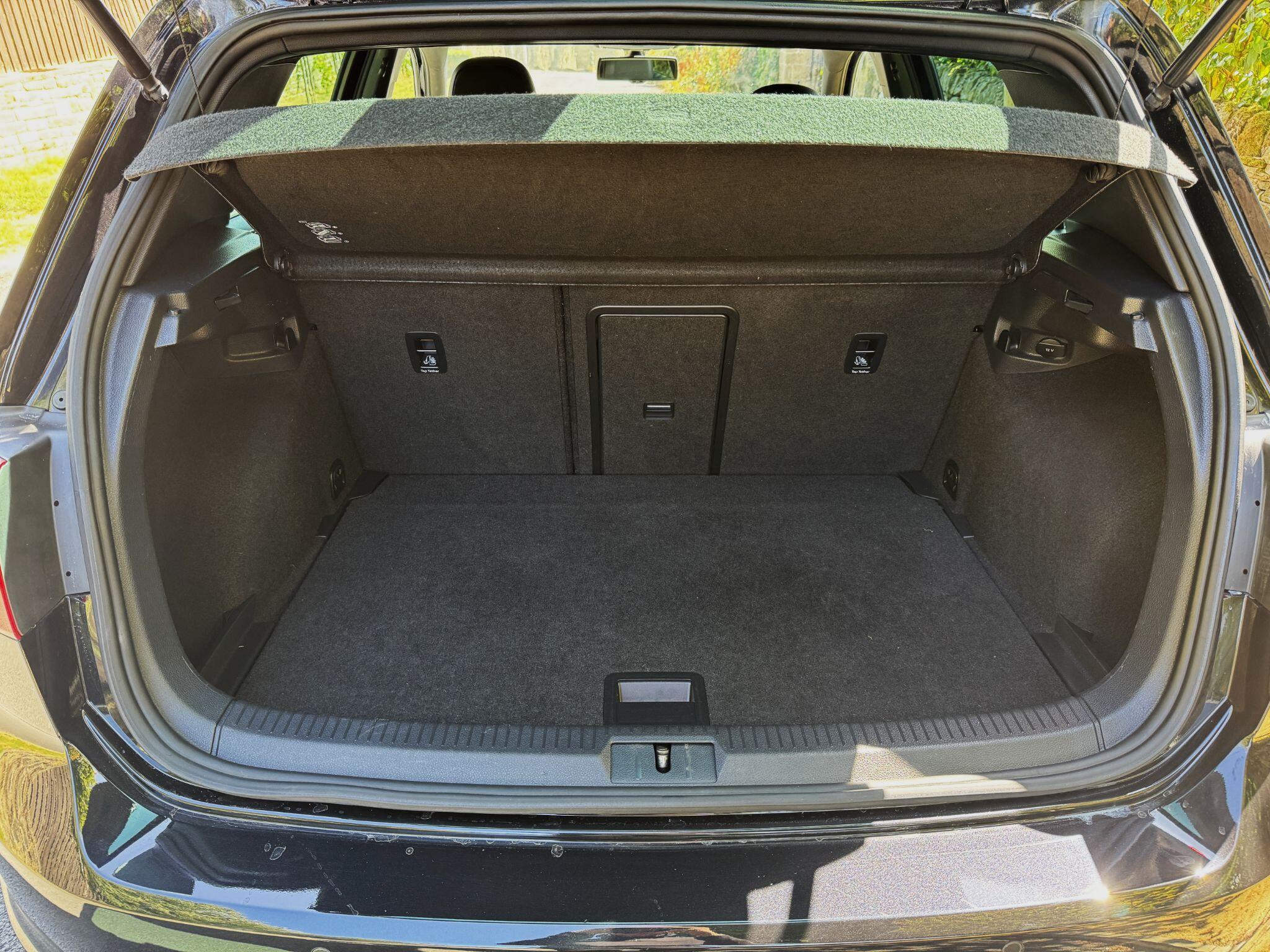 Volkswagen Golf view 28