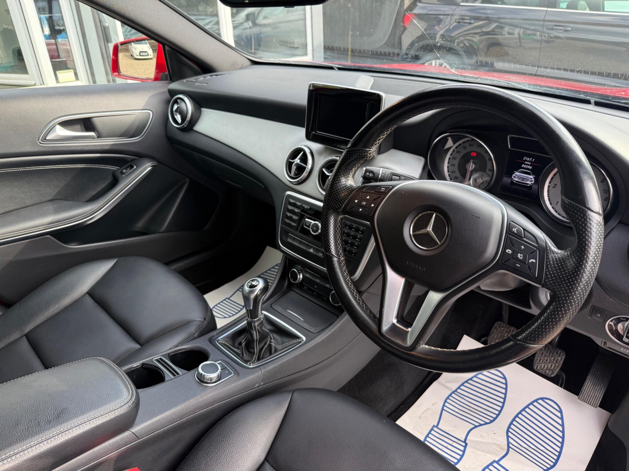 Mercedes-Benz GLA view 9