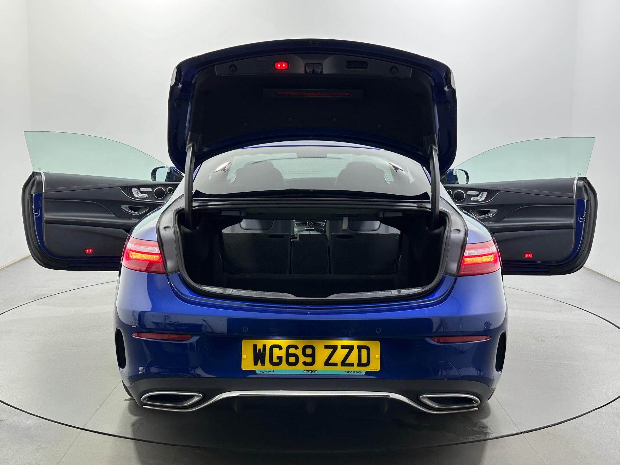 Mercedes-Benz E-Class view 41