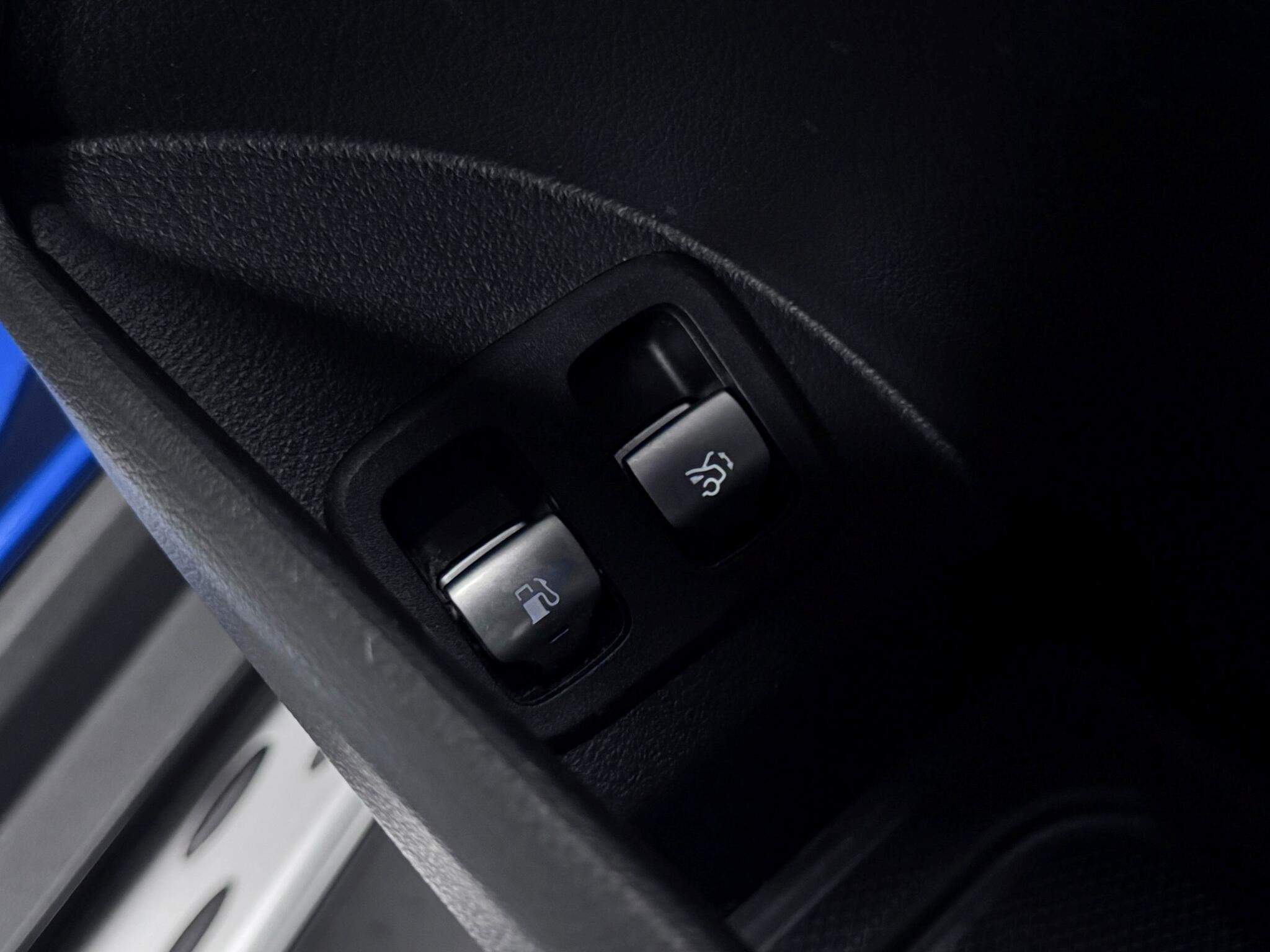 Mercedes-Benz GLC view 18
