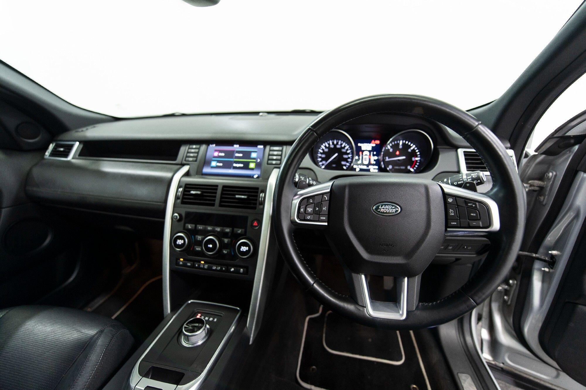 Land Rover Discovery Sport view 15