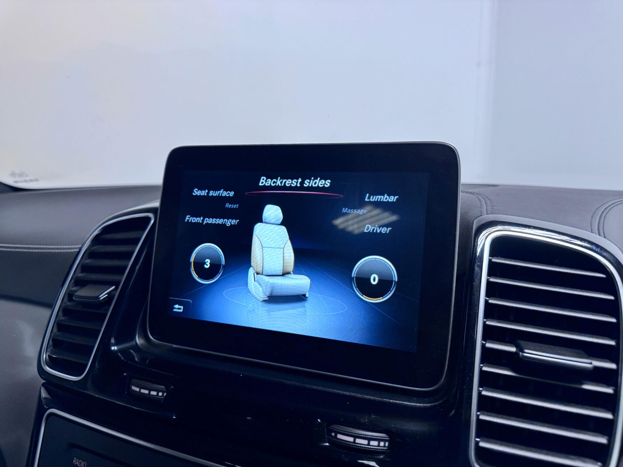 Mercedes-Benz Gle view 72
