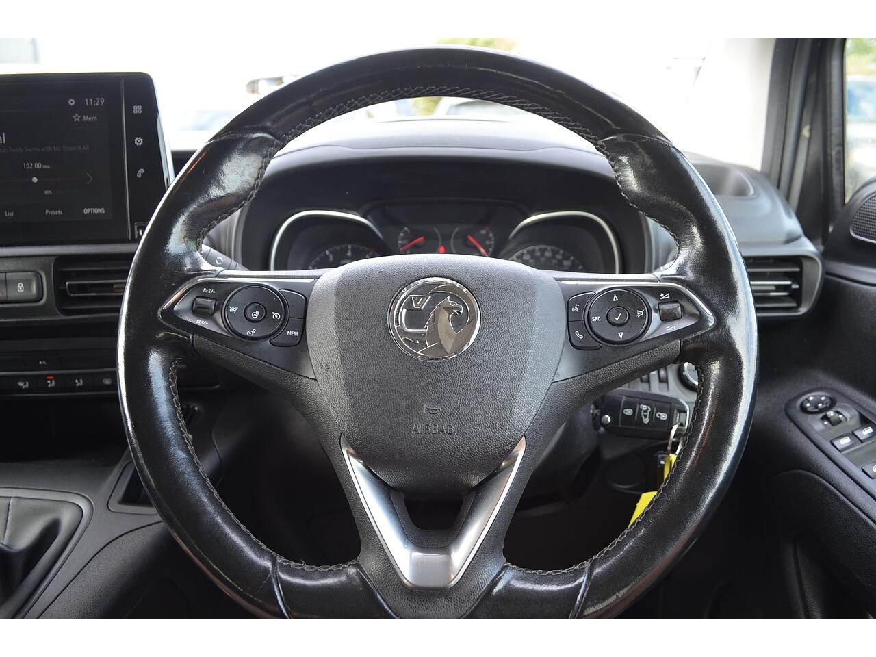 Vauxhall Combo Life view 26