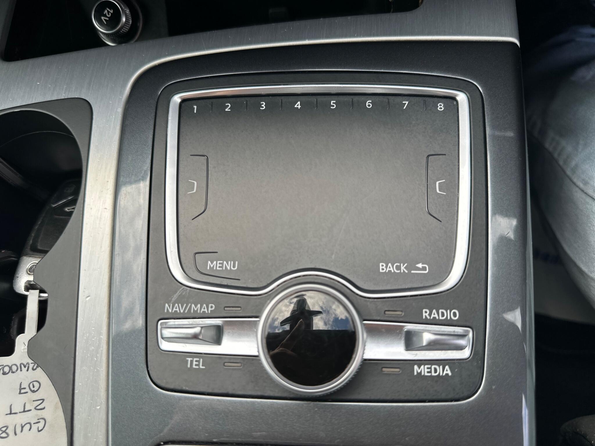 Audi Q7 view 23