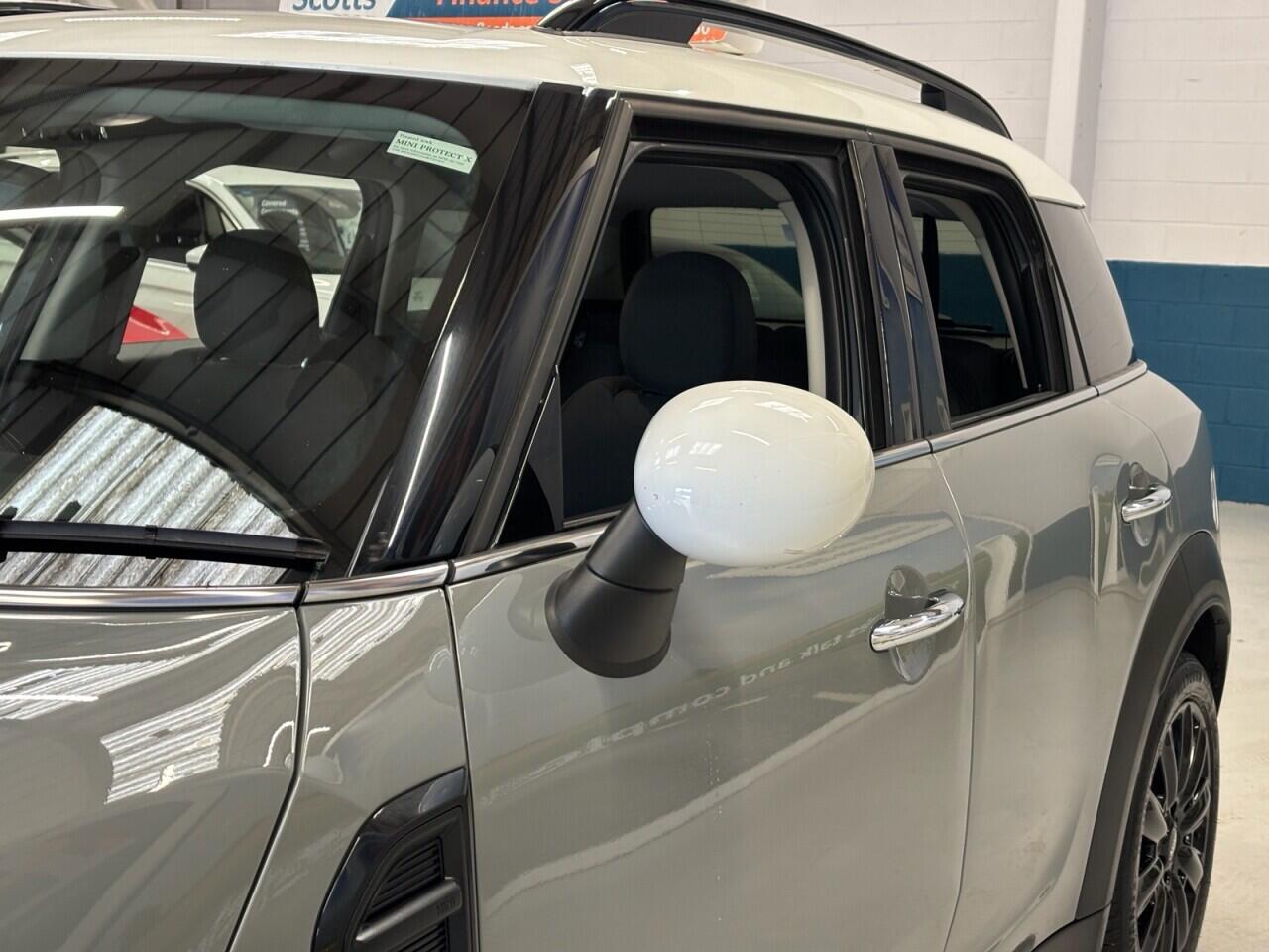 Mini Countryman view 48