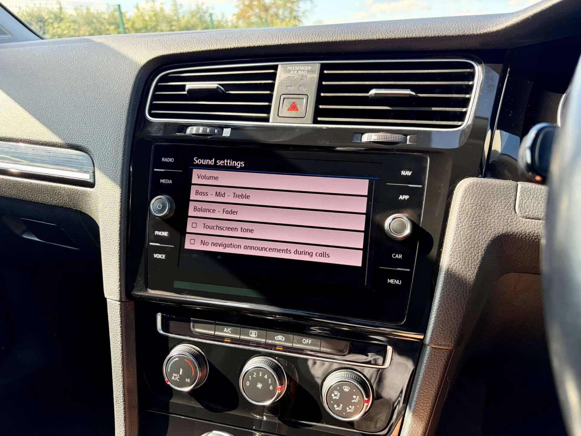 Volkswagen Golf view 52