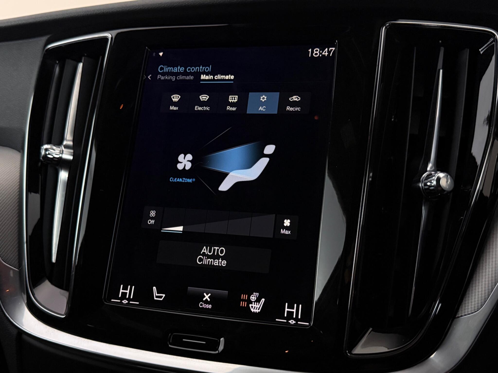 Volvo S60 view 26