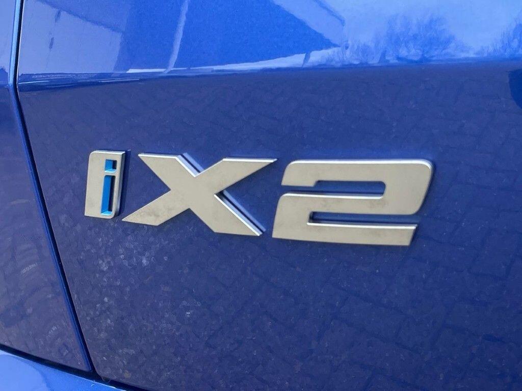 BMW iX2 view 90