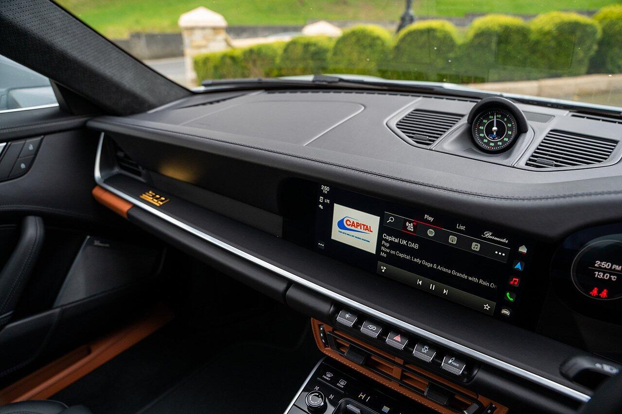 Porsche 911 view 61