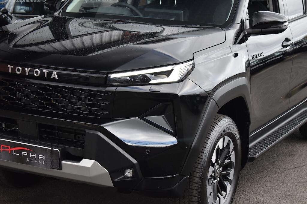 Toyota Hilux view 21