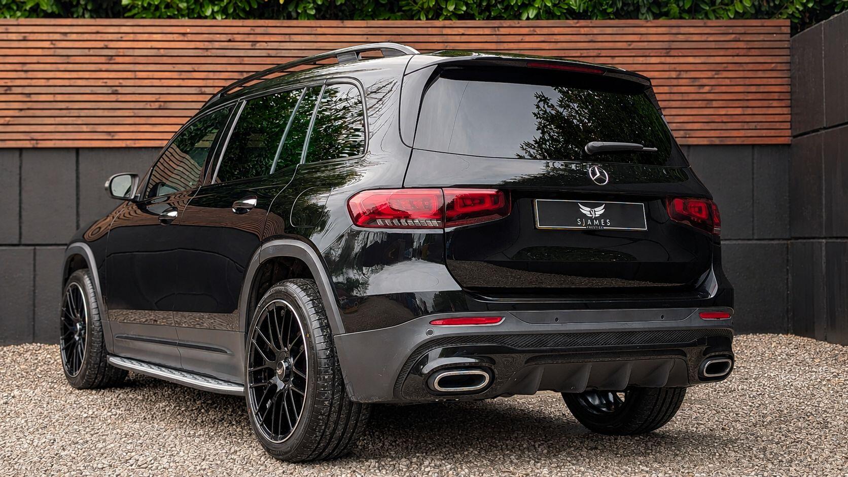 Mercedes-Benz GLB view 8