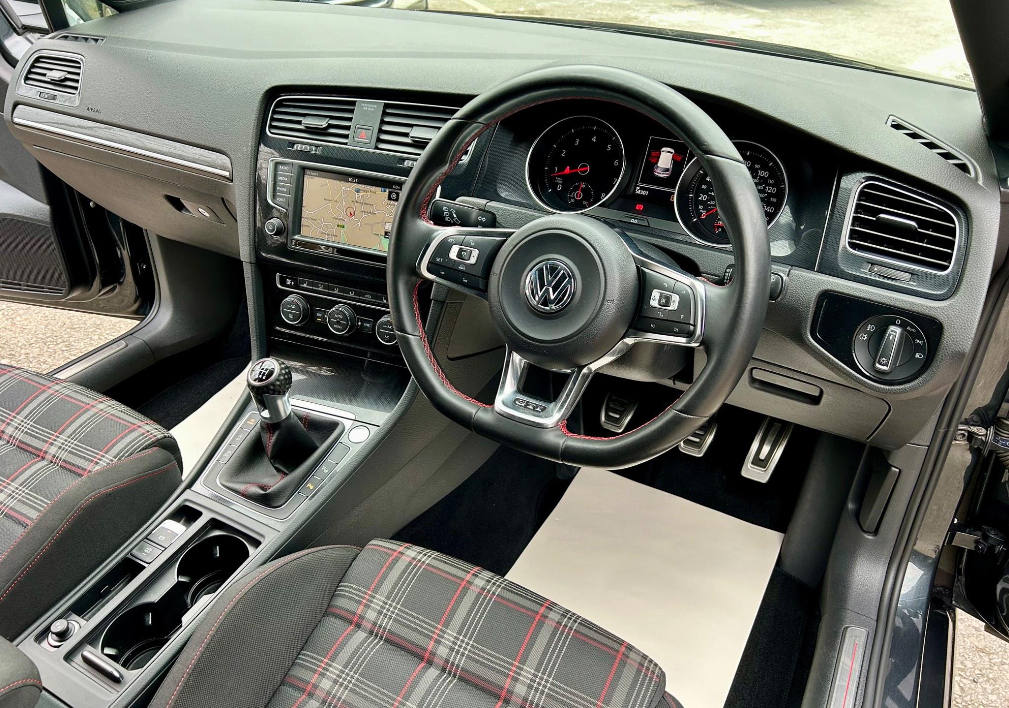 Volkswagen Golf view 22